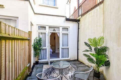 2 bedroom apartment for sale, Shoot Up Hill, London NW2