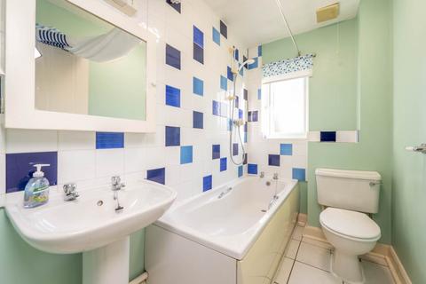 12 Cotshill Gardens, Chipping Norton, OX7 5UN