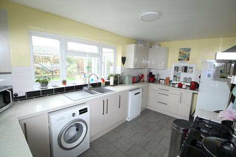 4 bedroom semi-detached house for sale, Greenacres Drive, Lutterworth LE17