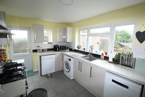 4 bedroom semi-detached house for sale, Greenacres Drive, Lutterworth LE17