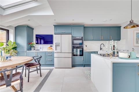62 Burnfoot Avenue, Fulham, London, SW6 5EA