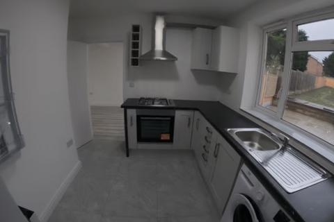 3 bedroom end of terrace house to rent, Millfield Close, Orpington, Kent, BR5