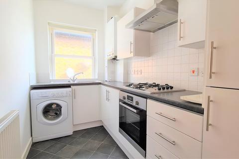 2 bedroom flat to rent, Woodlands Road, Isleworth, TW7 6NX