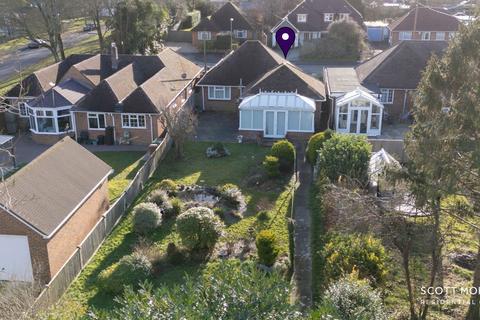 17 Highlands Road, Basingstoke, RG22 5ES