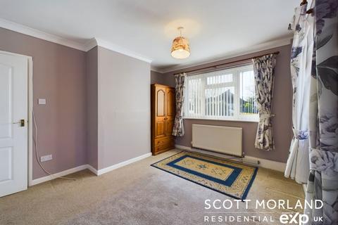 17 Highlands Road, Basingstoke, RG22 5ES
