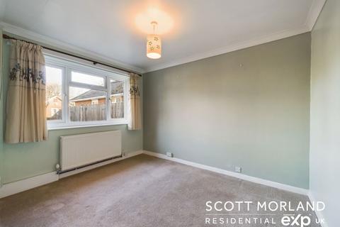 17 Highlands Road, Basingstoke, RG22 5ES