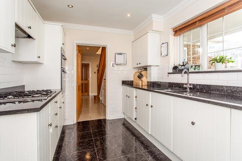 25 Barbrook Way, Bicknacre, Chelmsford, CM3 4HP