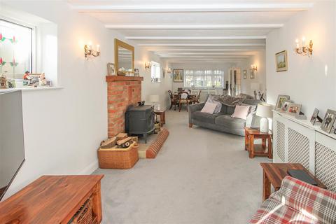 4 bedroom detached house for sale, Chelmsford Road, Blackmore, Ingatestone