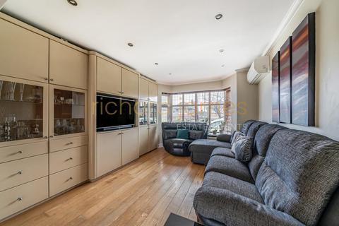 90 Hartland Drive, Edgware, HA8 8RH