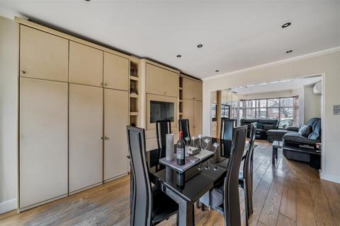 90 Hartland Drive, Edgware, HA8 8RH