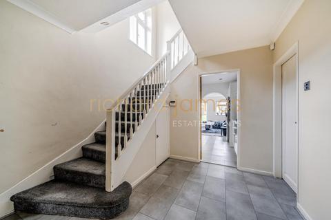90 Hartland Drive, Edgware, HA8 8RH