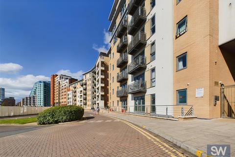 2 bedroom apartment for sale, Balmoral Place, Brewery Wharf, LS10 1HQ