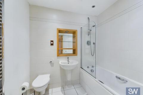 2 bedroom apartment for sale, Balmoral Place, Brewery Wharf, LS10 1HQ