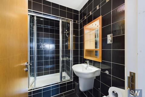 2 bedroom apartment for sale, Balmoral Place, Brewery Wharf, LS10 1HQ