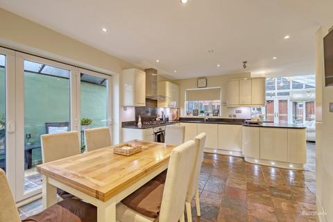 4 Carte Place, Langdon Hills, Basildon, SS16 6GJ