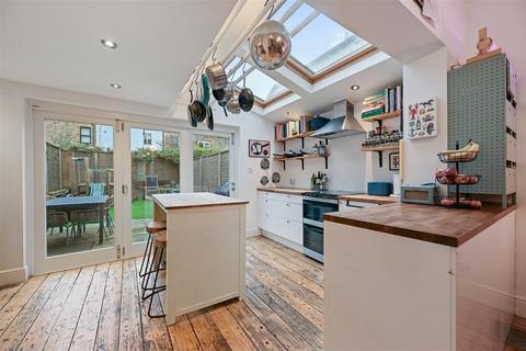 3 bedroom terraced house for sale, Cobbold Road, London, W12