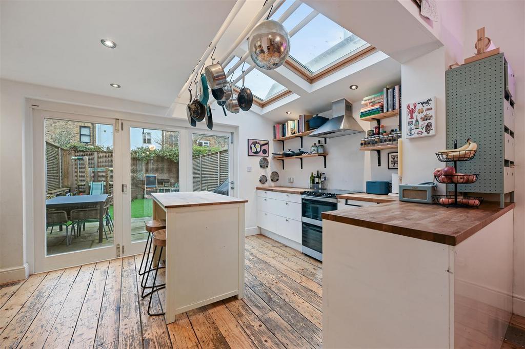 Cobbold Road - Kitchen1 (1).JPG