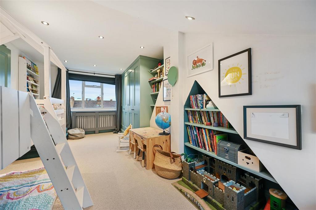 Cobbold Road - Bedroom D1 (1).JPG
