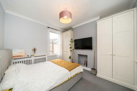 2 bedroom flat for sale, Colehill Lane, London SW6