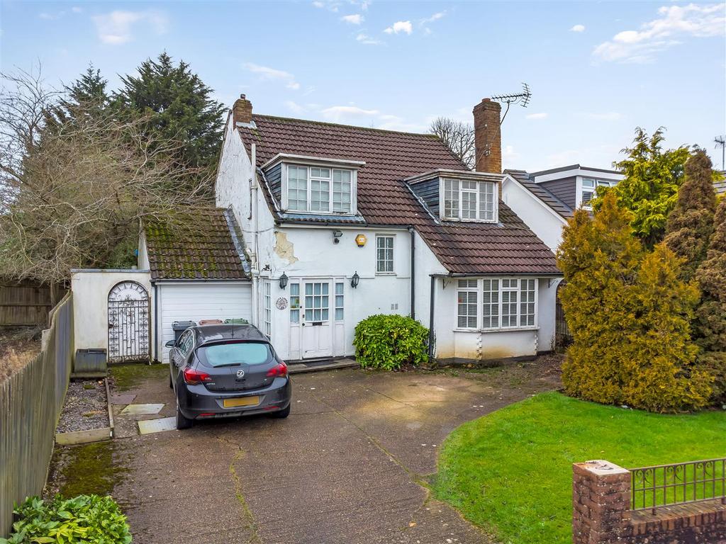 Grange Road, Borehamwood WD6 3 bed detached house for sale - £1,000,000