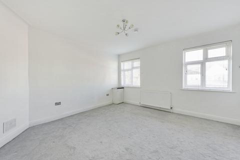 2 bedroom flat to rent, Ridge Terrace, Green Lanes Ridge Terrace N21