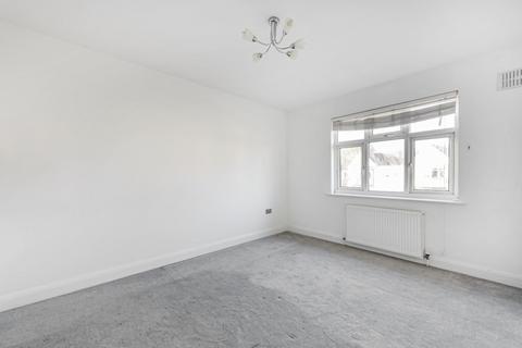 2 bedroom flat to rent, Ridge Terrace, Green Lanes Ridge Terrace N21