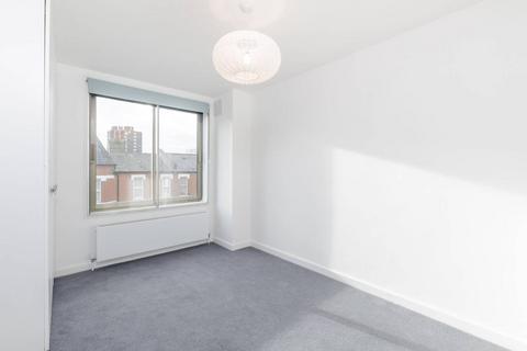 2 bedroom flat to rent, Agincourt Road, Hampstead, London, NW3