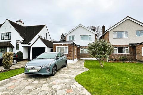 4 bedroom detached house to rent, St Georges Road, Petts Wood