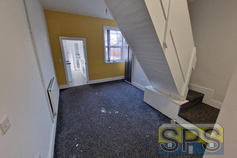 3 bedroom terraced house to rent, Newlands Street, Stoke-on-Trent ST4