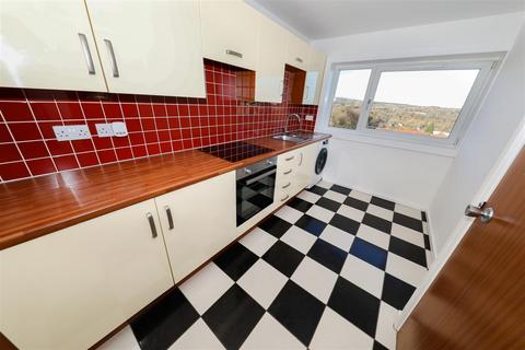 2 bedroom flat for sale, Raeburn Heights, Glenrothes