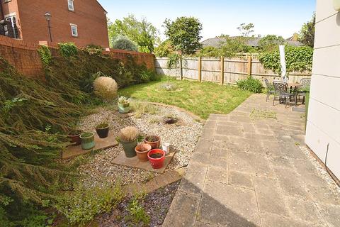 2 bedroom ground floor flat for sale, Gras Lawn, St Leonards, Exeter, EX2