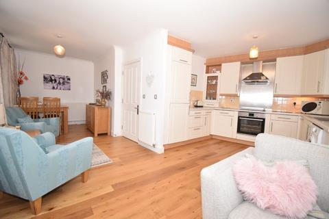 2 bedroom ground floor flat for sale, Gras Lawn, St Leonards, Exeter, EX2
