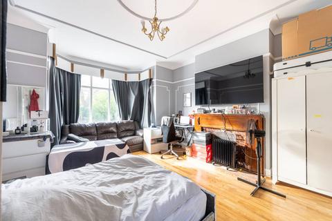 undefined, Leighton Gardens, Kensal Green, London, NW10