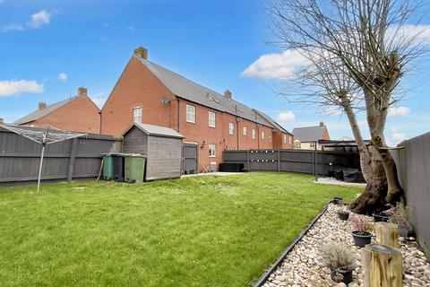 3 bedroom end of terrace house for sale, Baron Close, Hugglescote, LE67