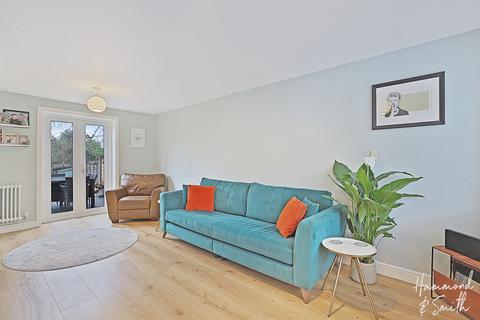 27 Springfield, Epping, CM16 4LA