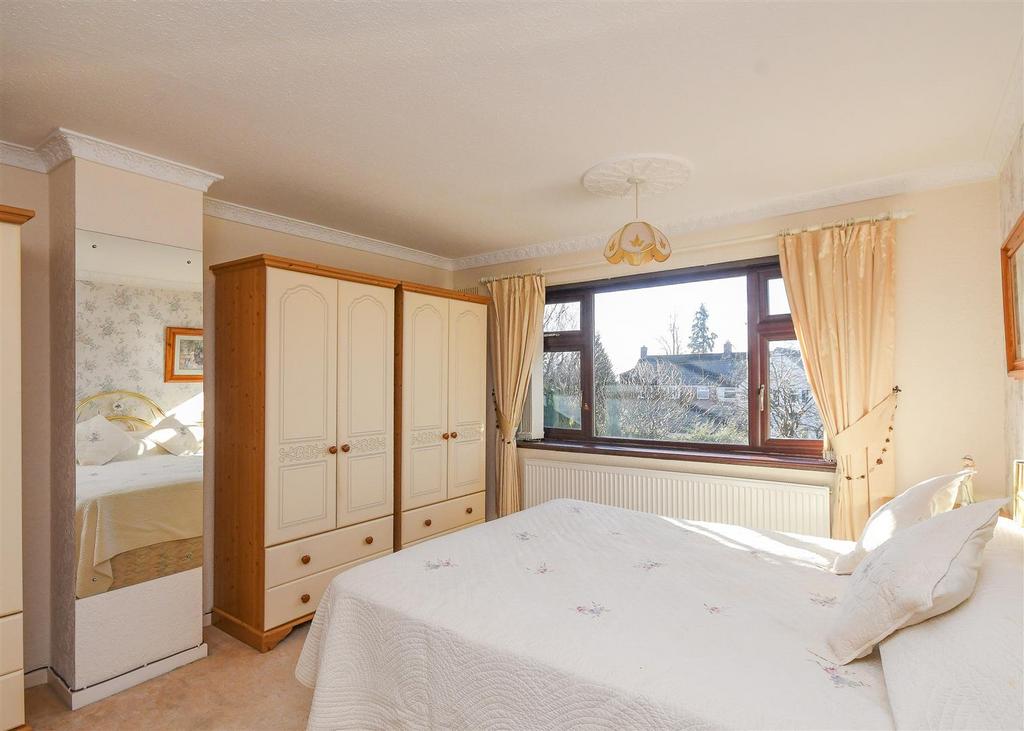7 Yew Tree Road - Bedroom 1.jpg