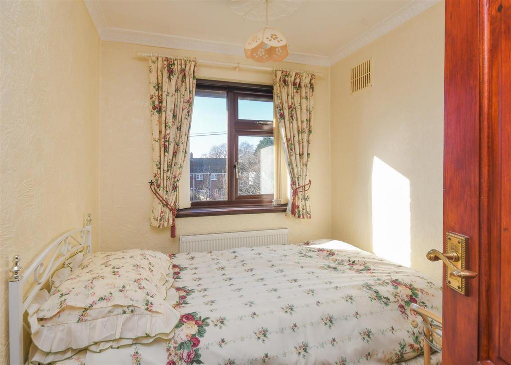 7 Yew Tree Road - Bedroom 3.jpg
