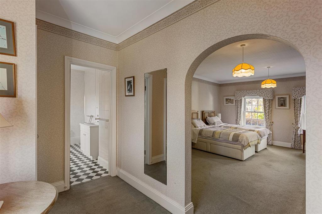 15 Chessingham Gardens 22.jpg