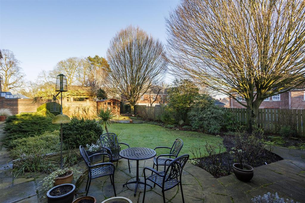 15 Chessingham Gardens  6.jpg