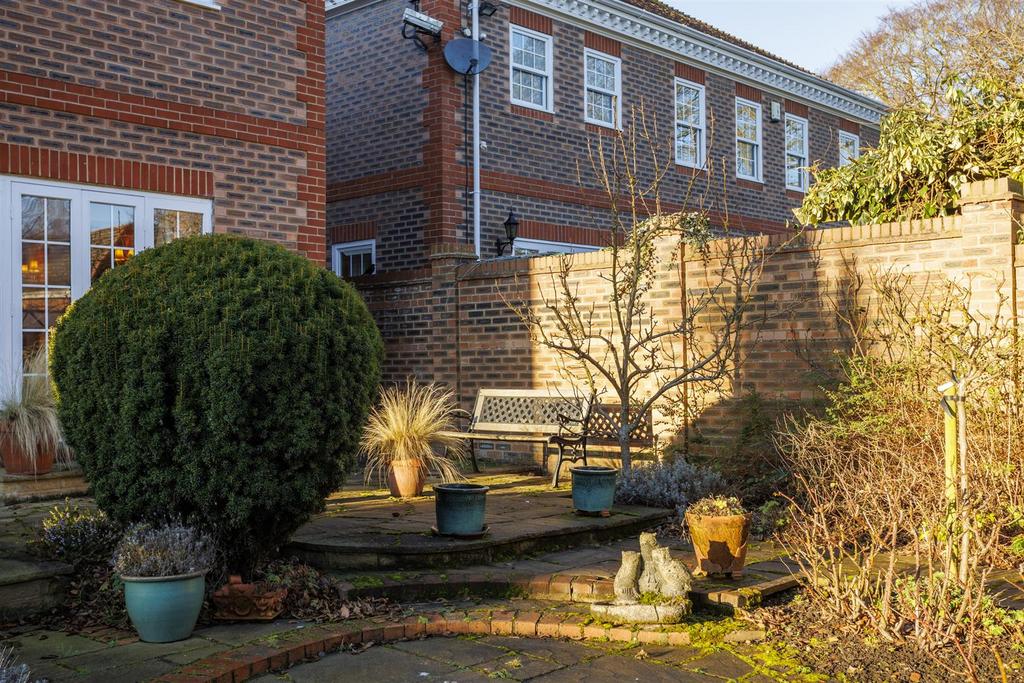 15 Chessingham Gardens  10.jpg