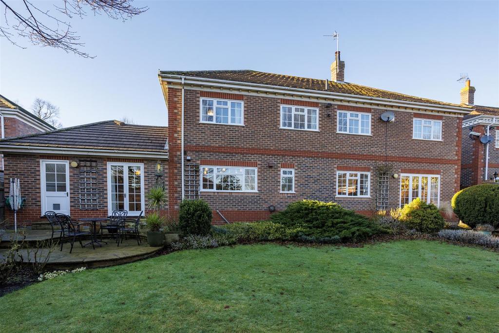 15 Chessingham Gardens  9.jpg
