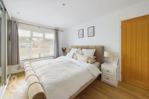 69 Booty Road, Norwich, NR7 0NE
