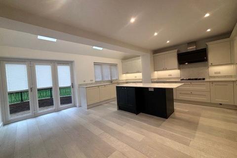 4 bedroom detached house to rent, Kingston Place, Harrow, HA3