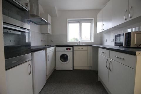 1 bedroom flat to rent, Mead Close, Slough