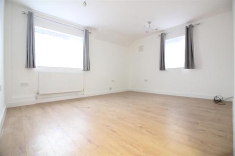 1 bedroom flat to rent, Mead Close, Slough