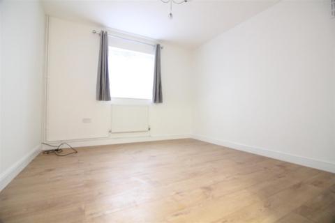 1 bedroom flat to rent, Mead Close, Slough