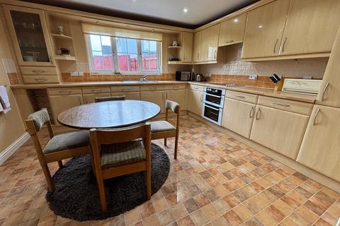 4 bedroom detached house for sale, Maes Y Wennol, Carmarthen SA31