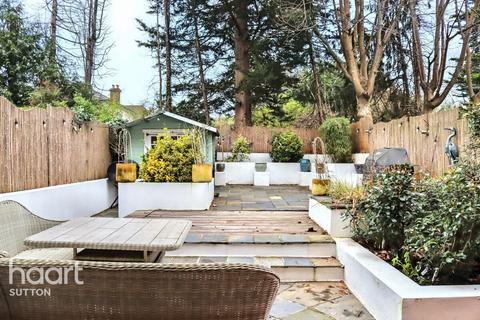 5 The Cressinghams, Epsom, KT18 5DJ