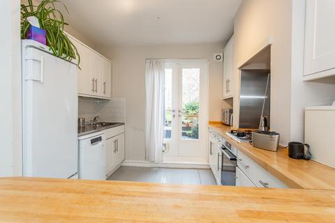 3 bedroom terraced house for sale, Vivian Road, Mile End, E3