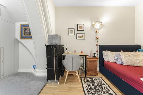 Flat 5, Steeple Court Coventry Road, London, E1 5QZ